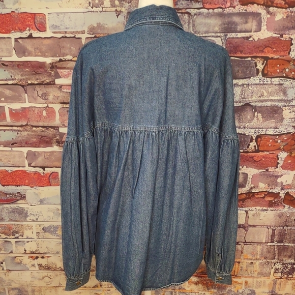 Women's Denim Button-Down Shirt - Picture 3 of 9